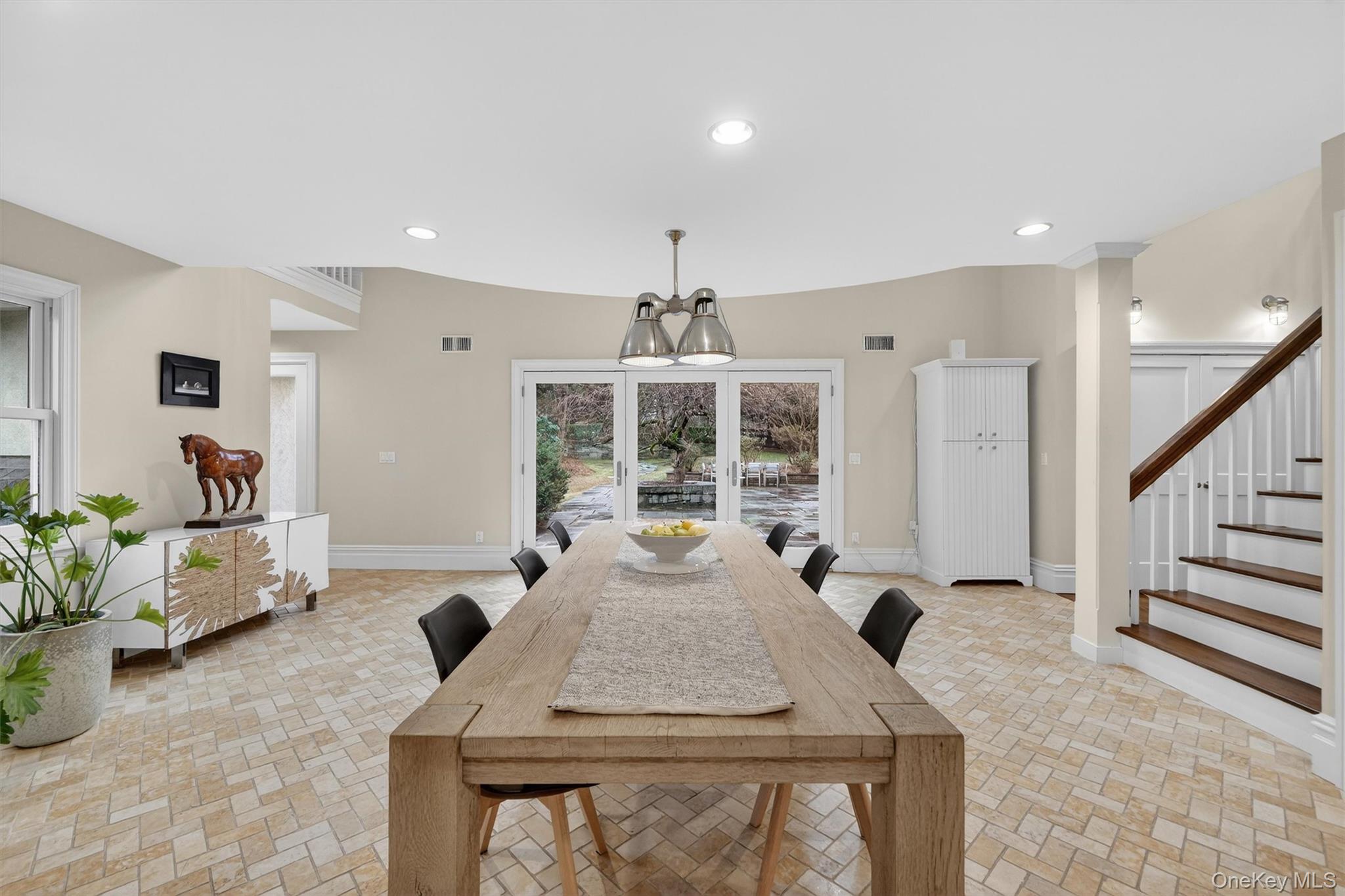 6 W Sunnyside Lane Property Photo 13