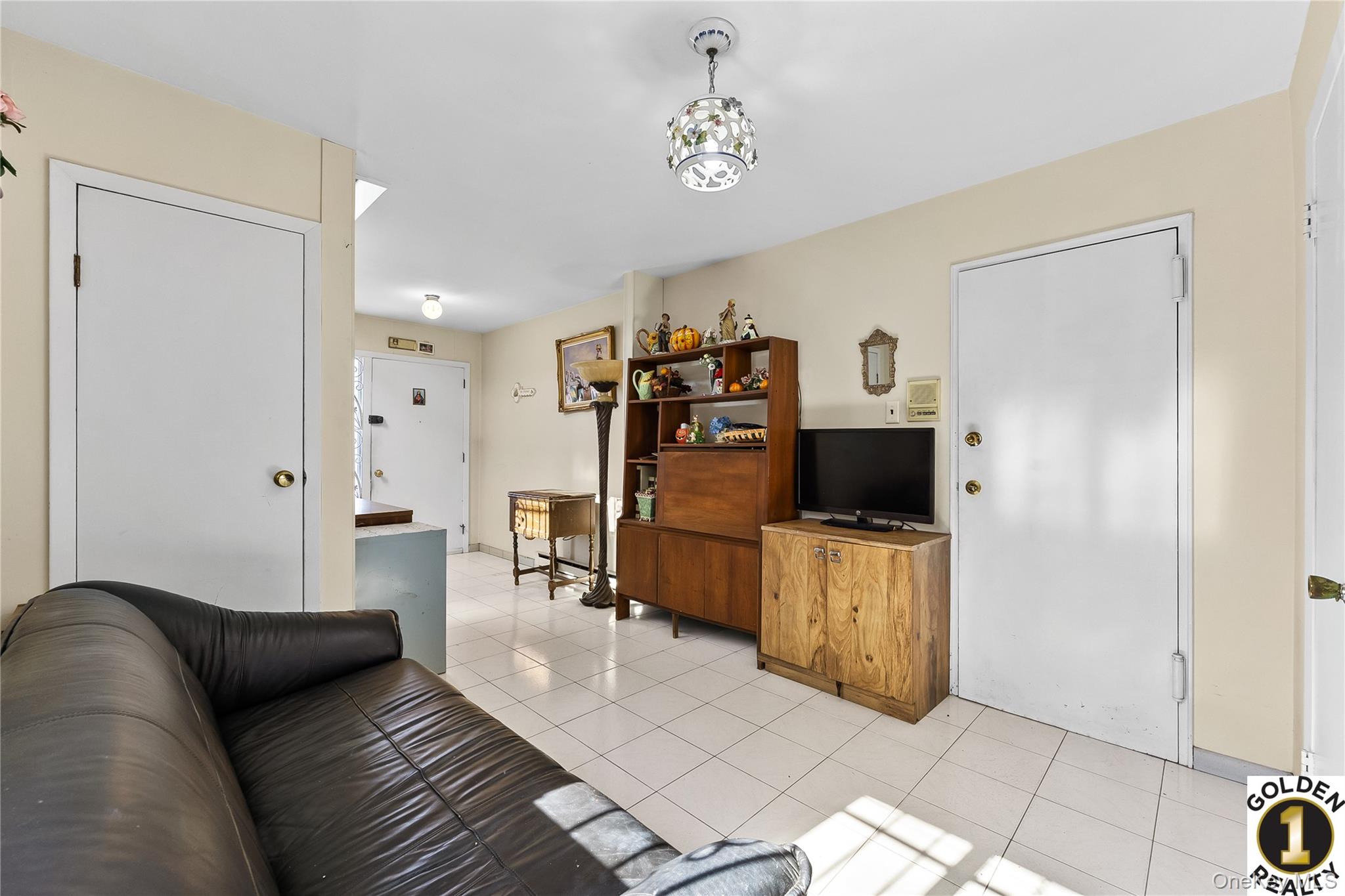 1665 156th Street Property Photo 6