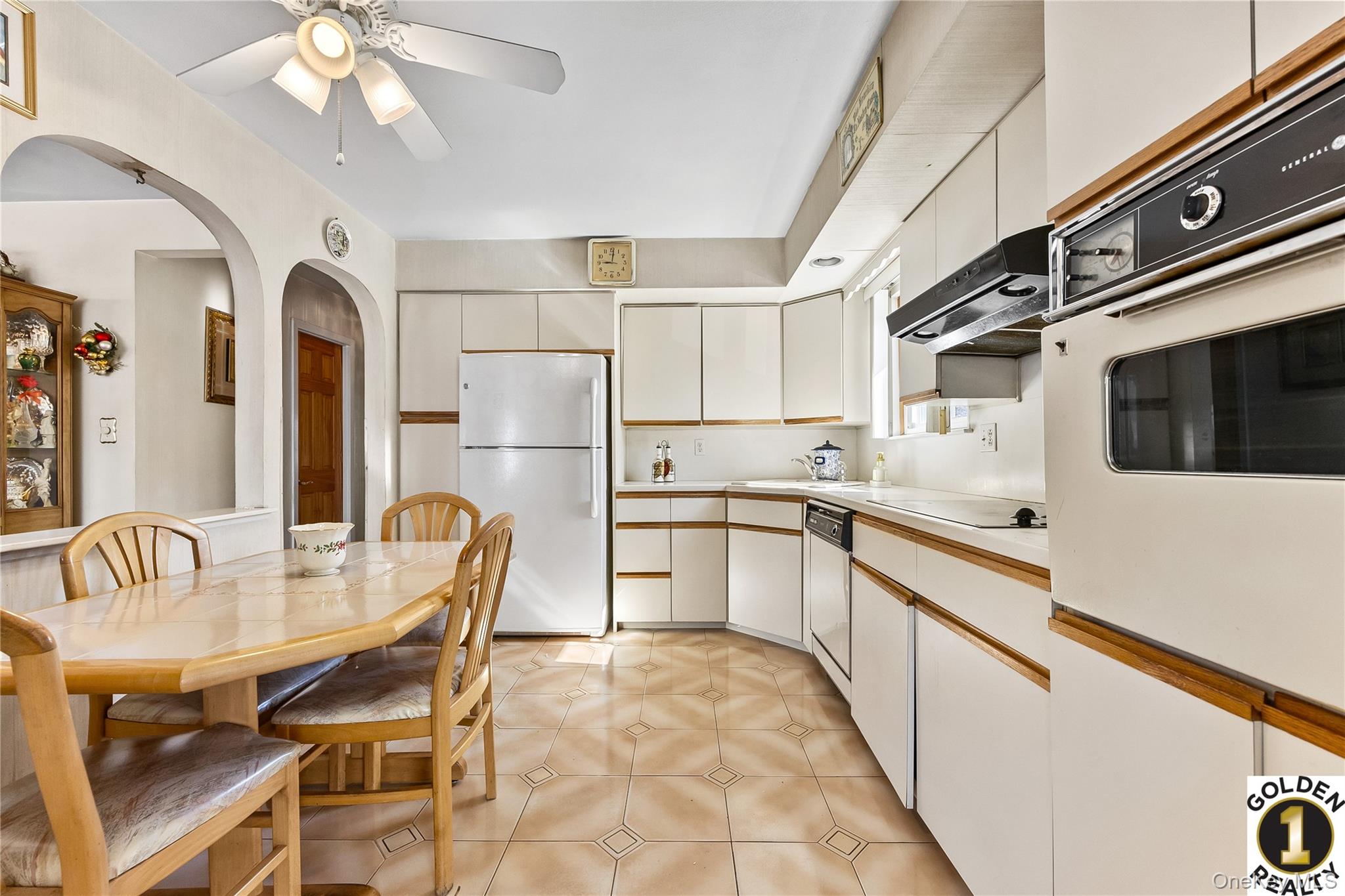 1665 156th Street Property Photo 10