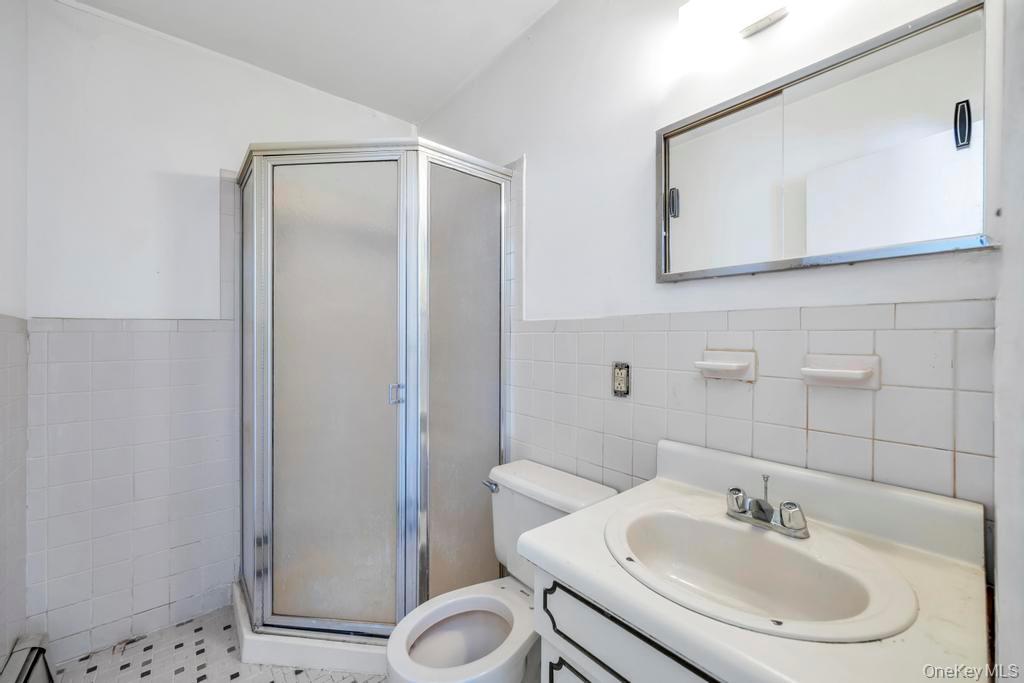 189 Ontario Avenue Property Photo 8