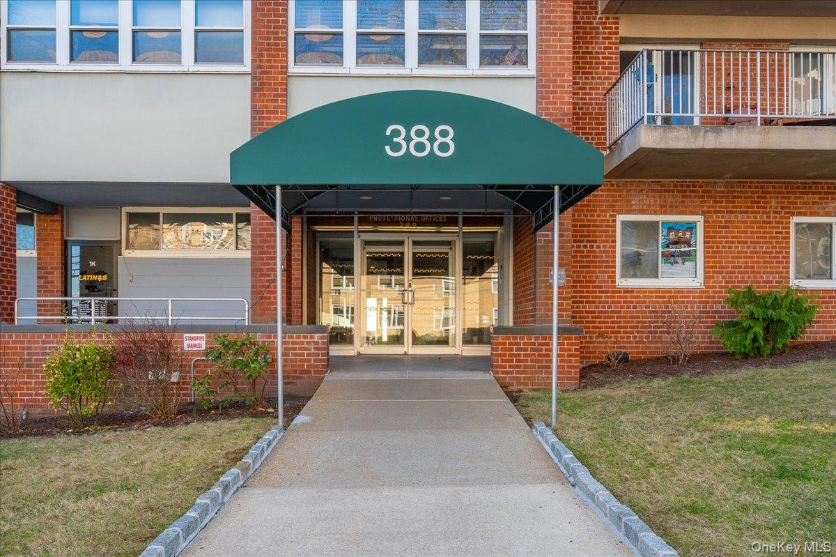 388 Westchester Avenue 1E Property Photo 1