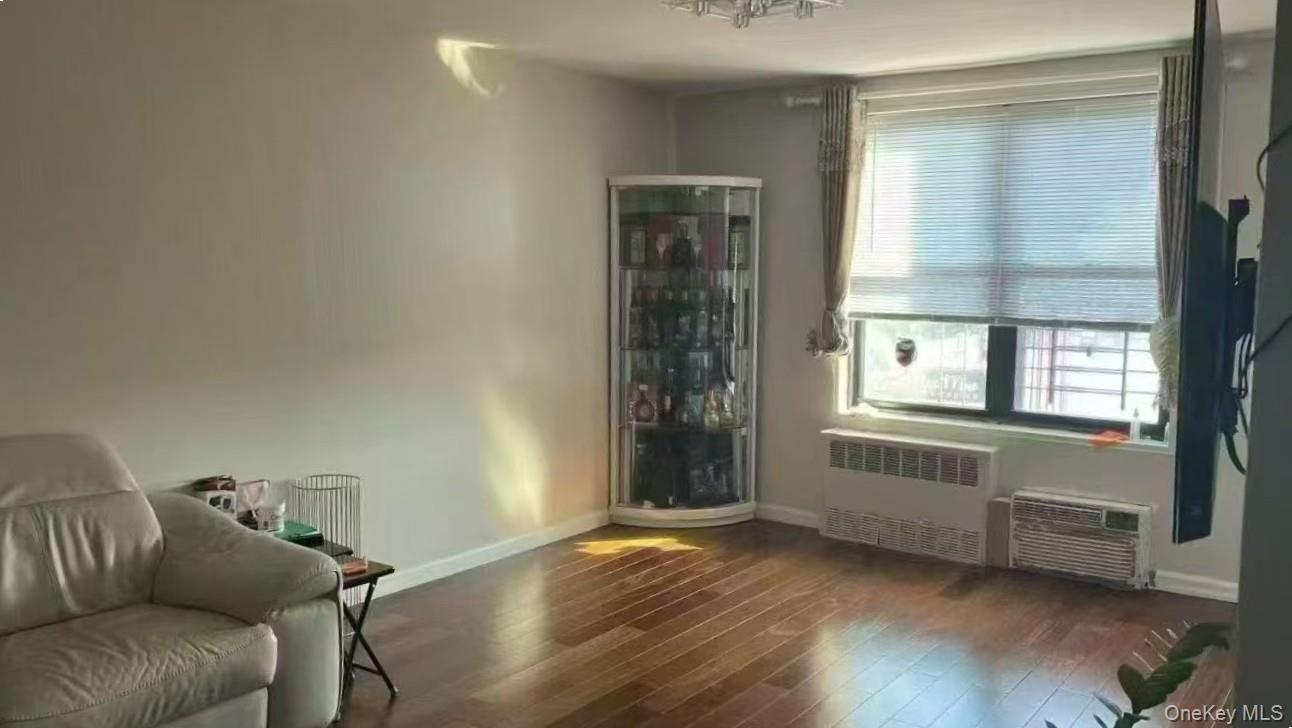 14015 Holly Avenue 4th Fl Property Photo 6