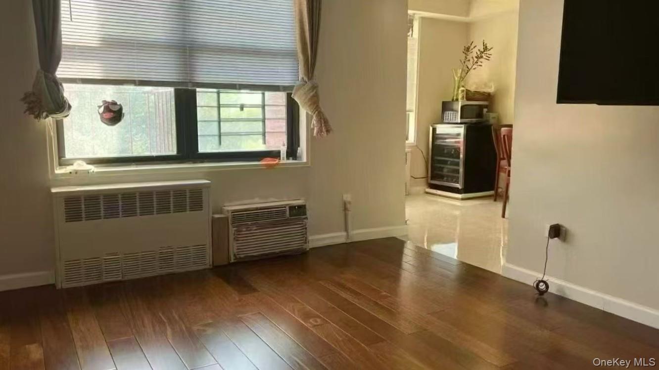 14015 Holly Avenue 4th Fl Property Photo 7
