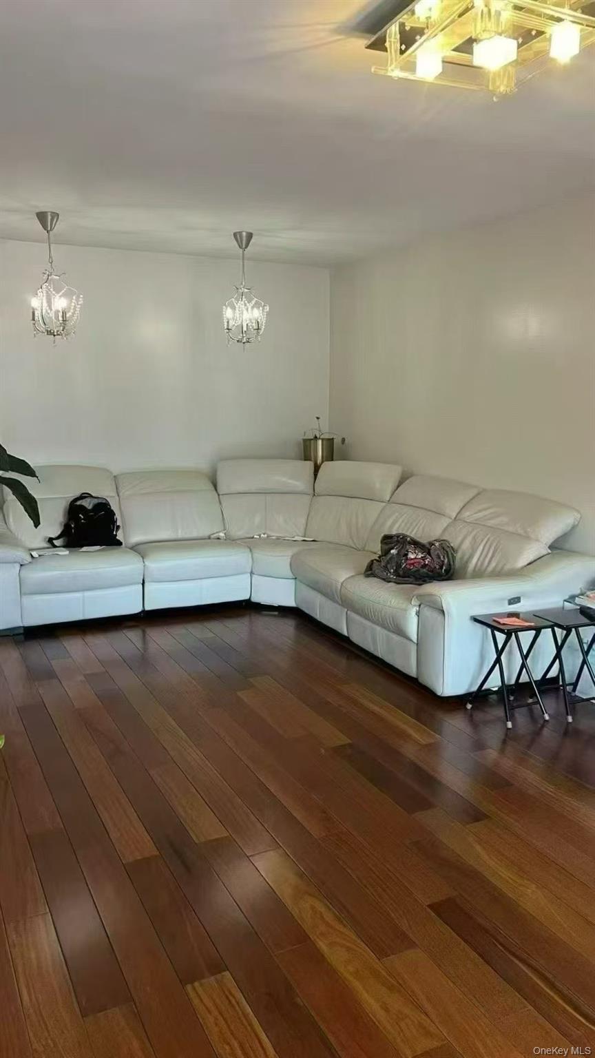 14015 Holly Avenue 4th Fl Property Photo 8