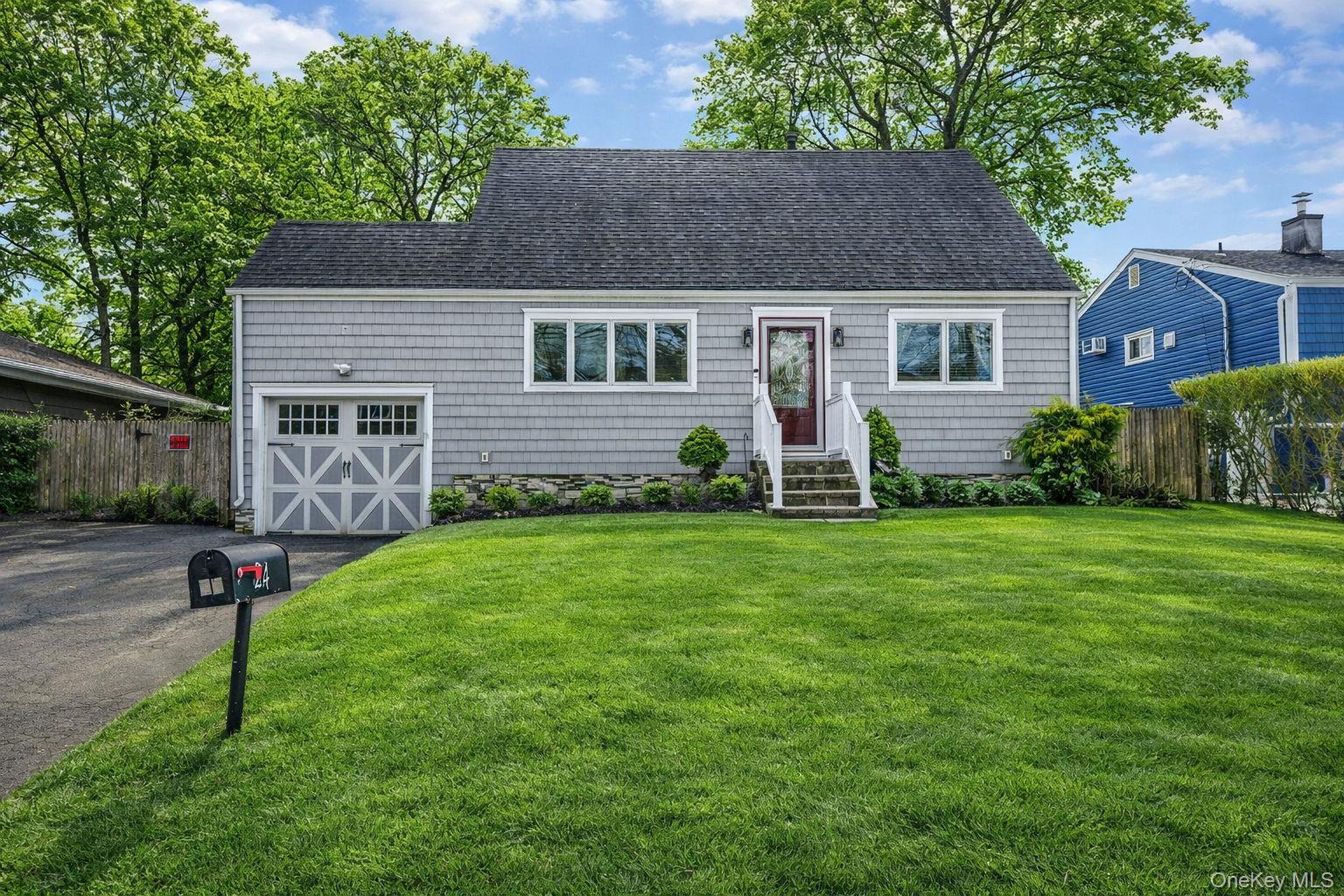24 Lantern Street Property Photo 1