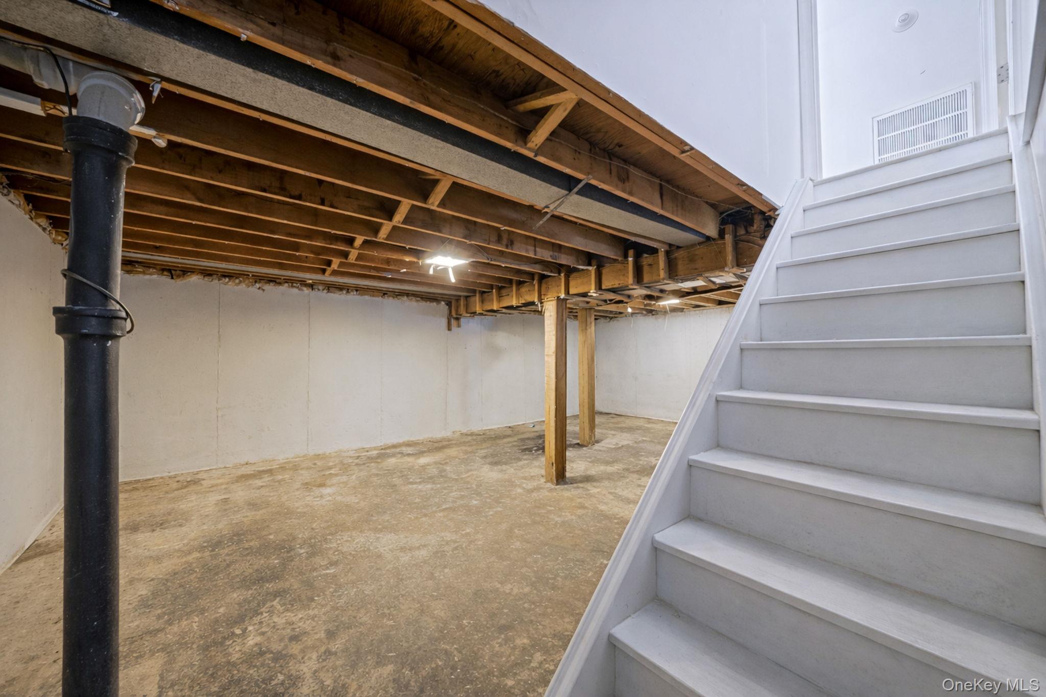 24 Lantern Street Property Photo 14