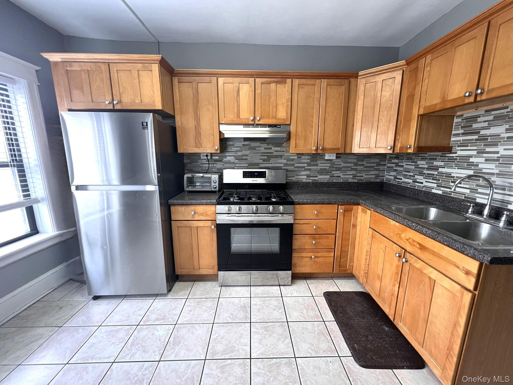 2 Raymond Avenue 3c Property Photo 2