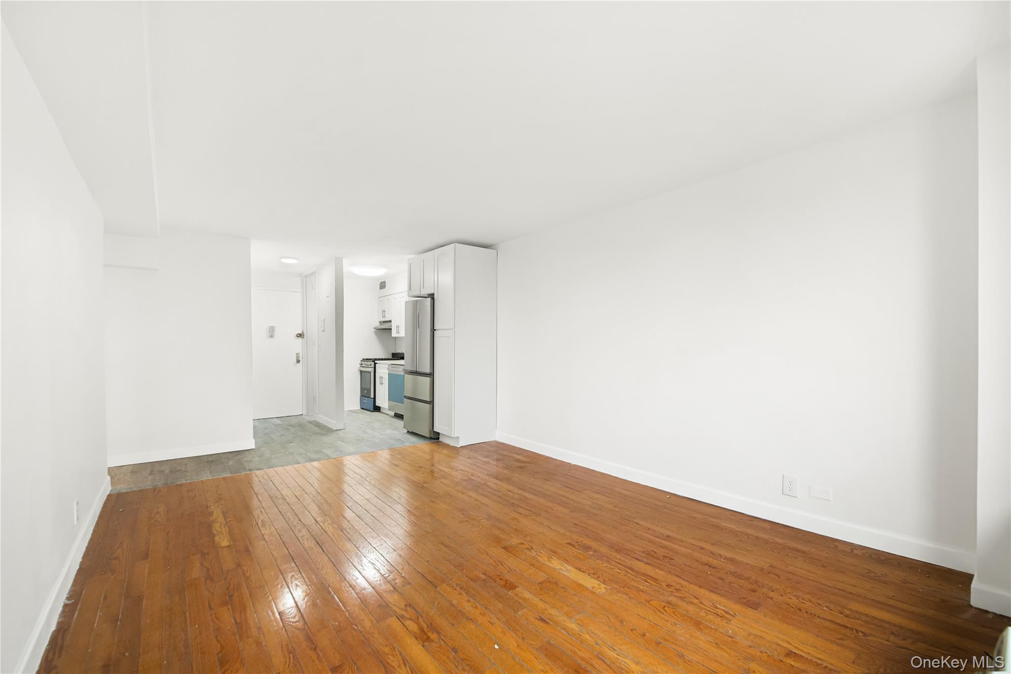 195 Willoughby Avenue 1708 Property Photo 5