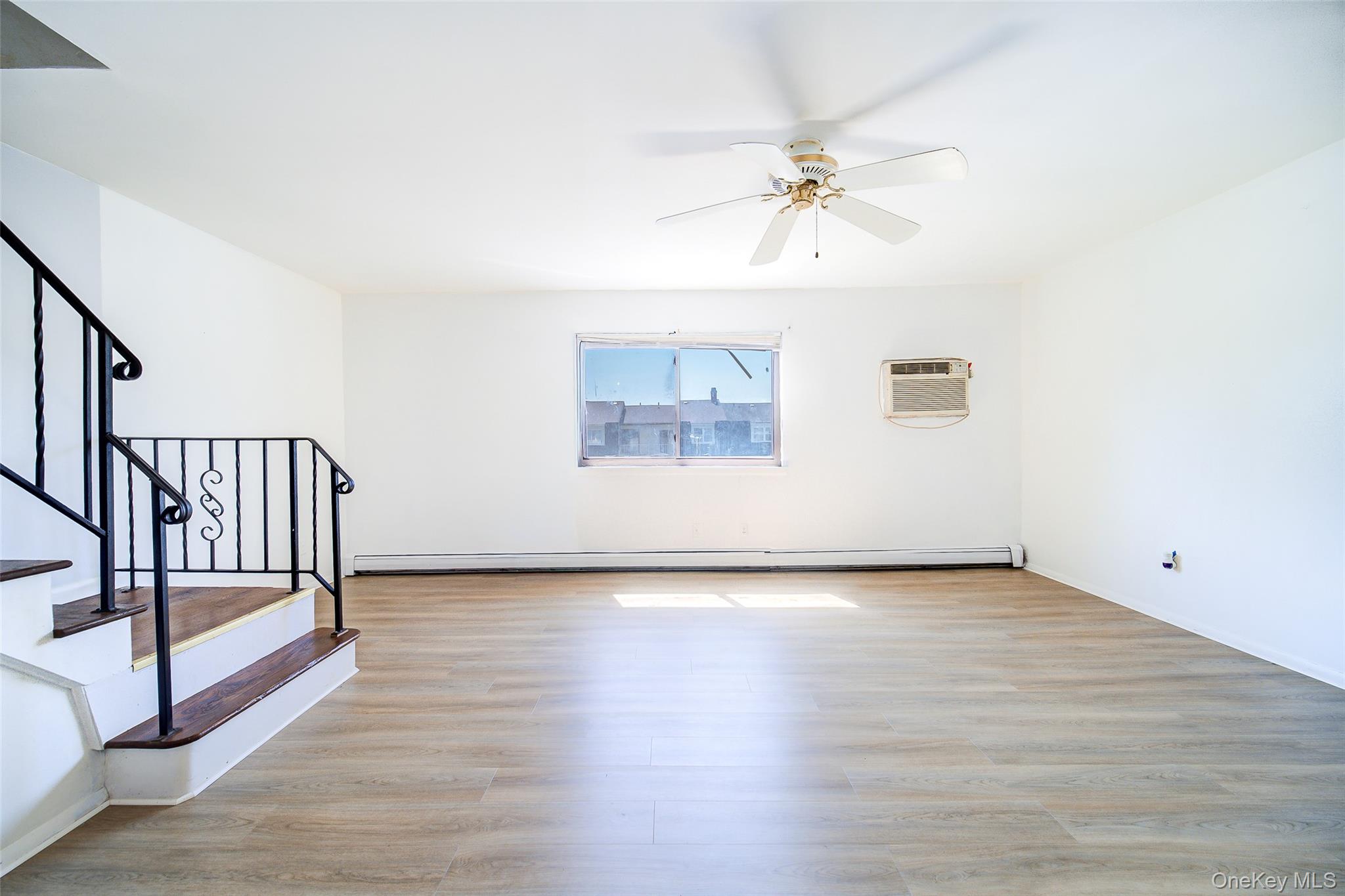 210 Chrystal Drive Property Photo 4