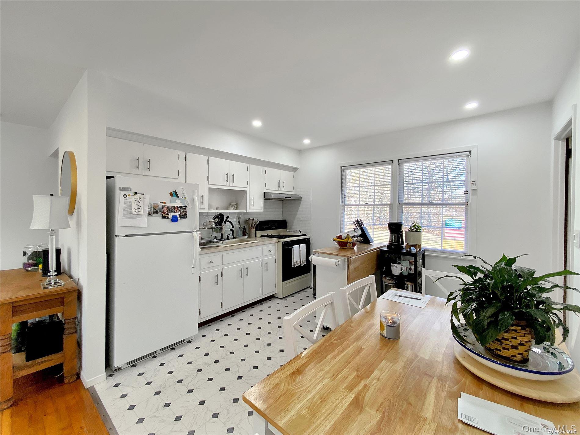 18 Old Riverhead Road Property Photo 4