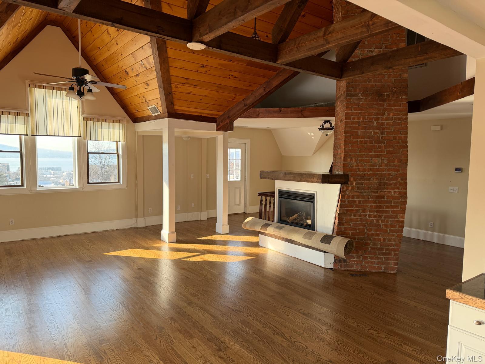 54 N Broadway Property Photo 7