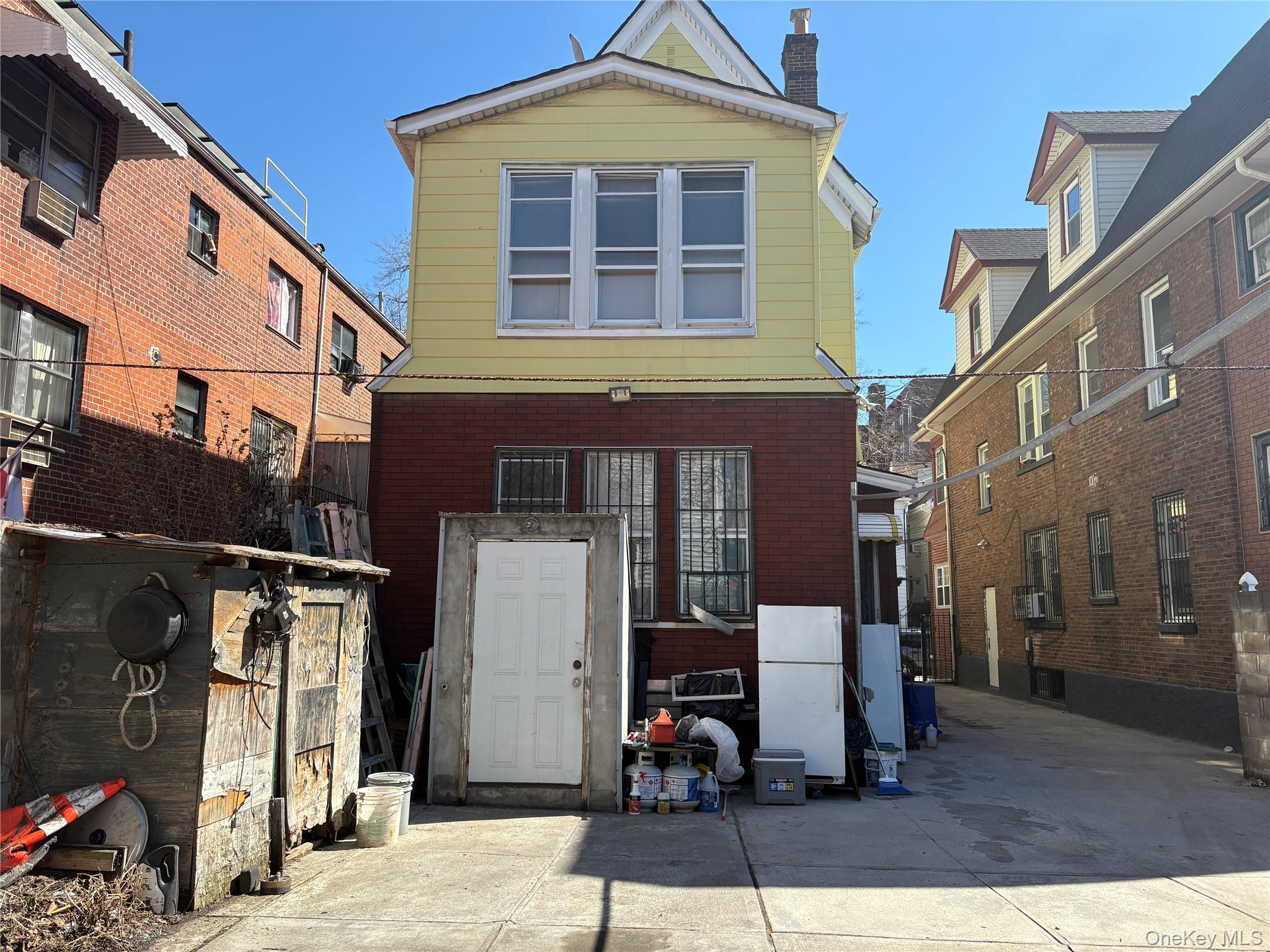 8315 Pettit Avenue Property Photo 4