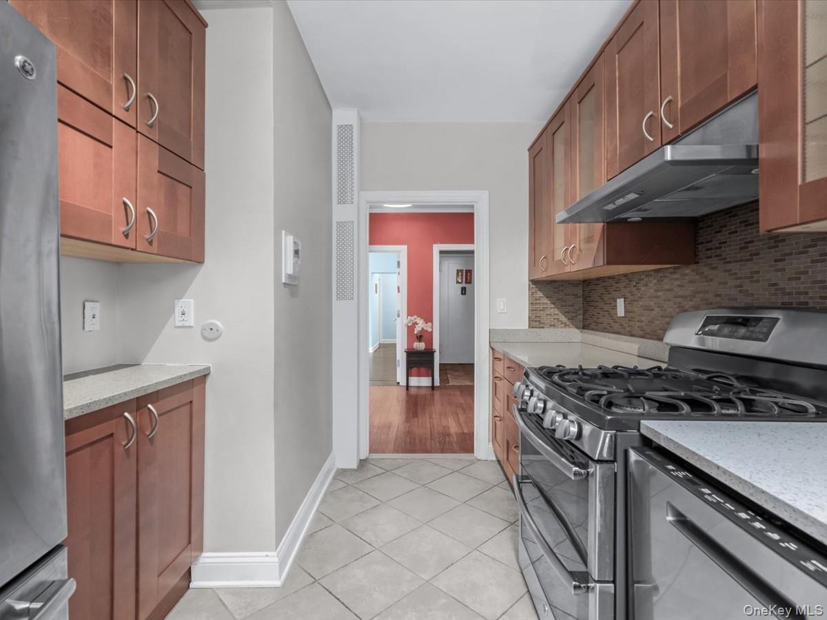 34-20 79th Street 2j/2i Property Photo 8