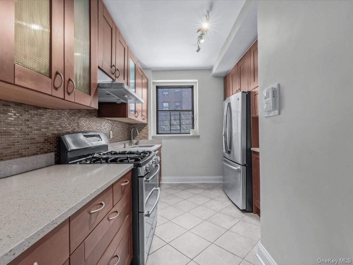 34-20 79th Street 2j/2i Property Photo 9
