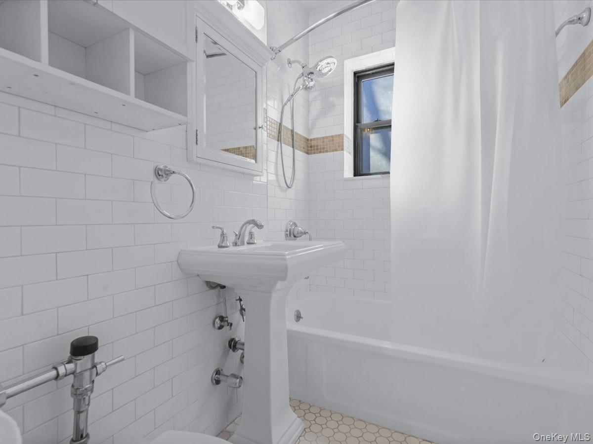 34-20 79th Street 2j/2i Property Photo 13