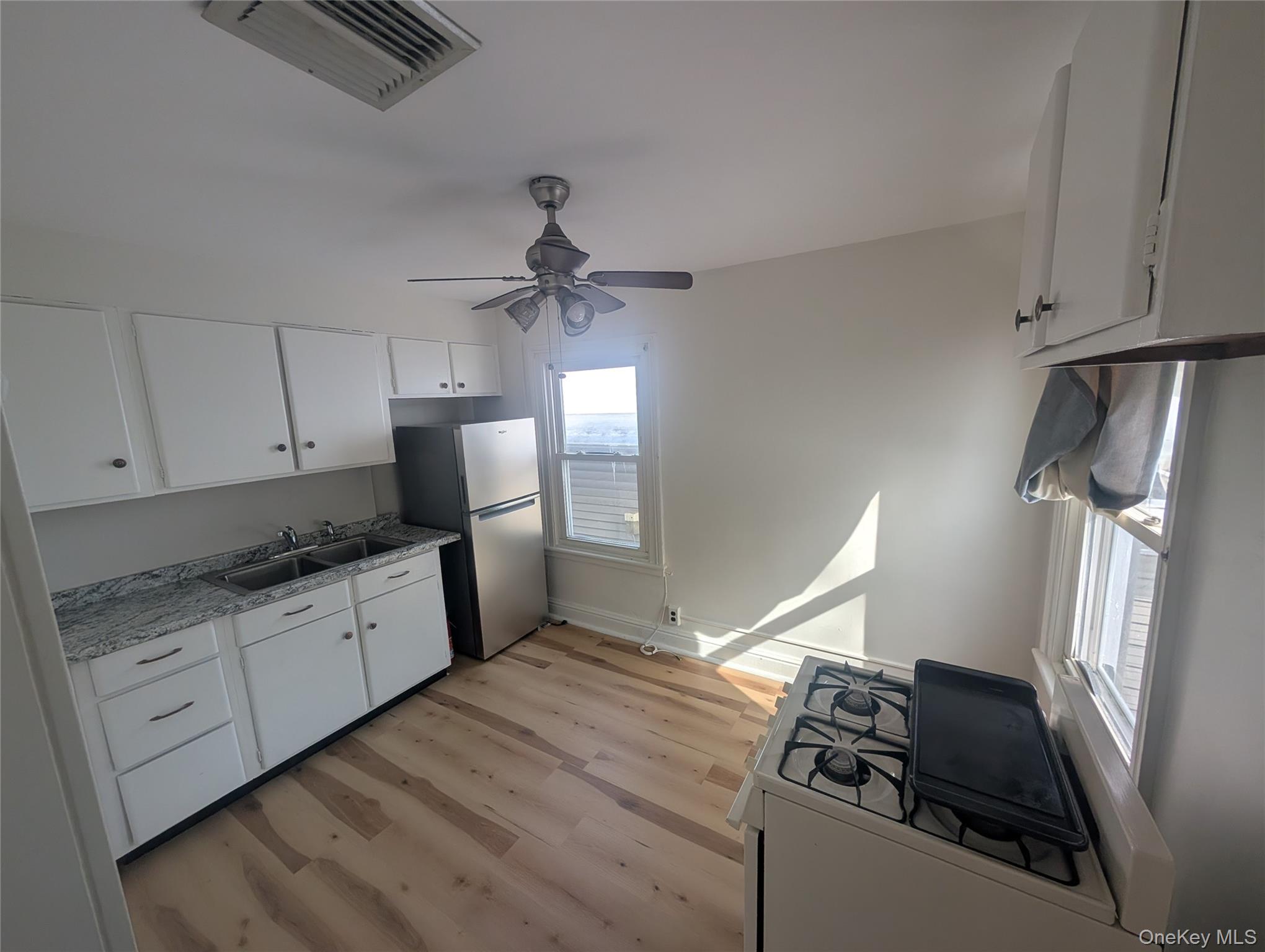 239 Main Street 2 Property Photo 3