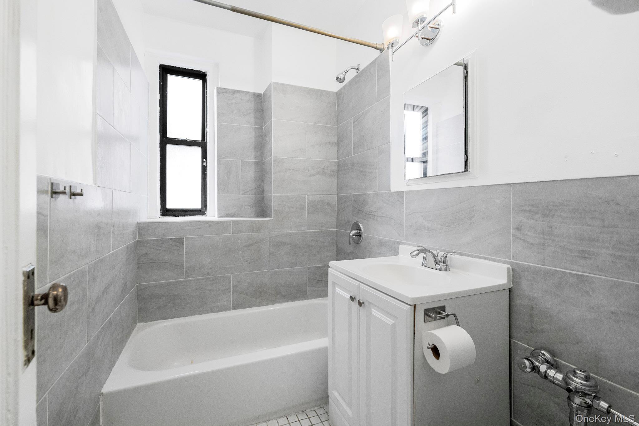 306 E Mosholu Parkway 1f Property Photo 6
