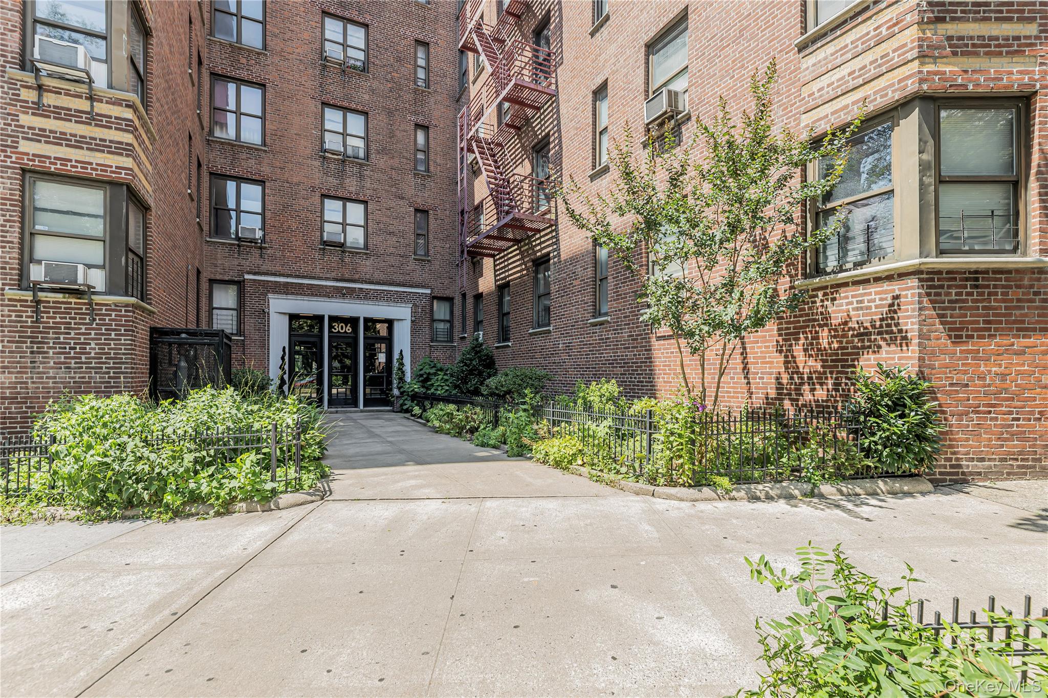 306 E Mosholu Parkway 1f Property Photo 14