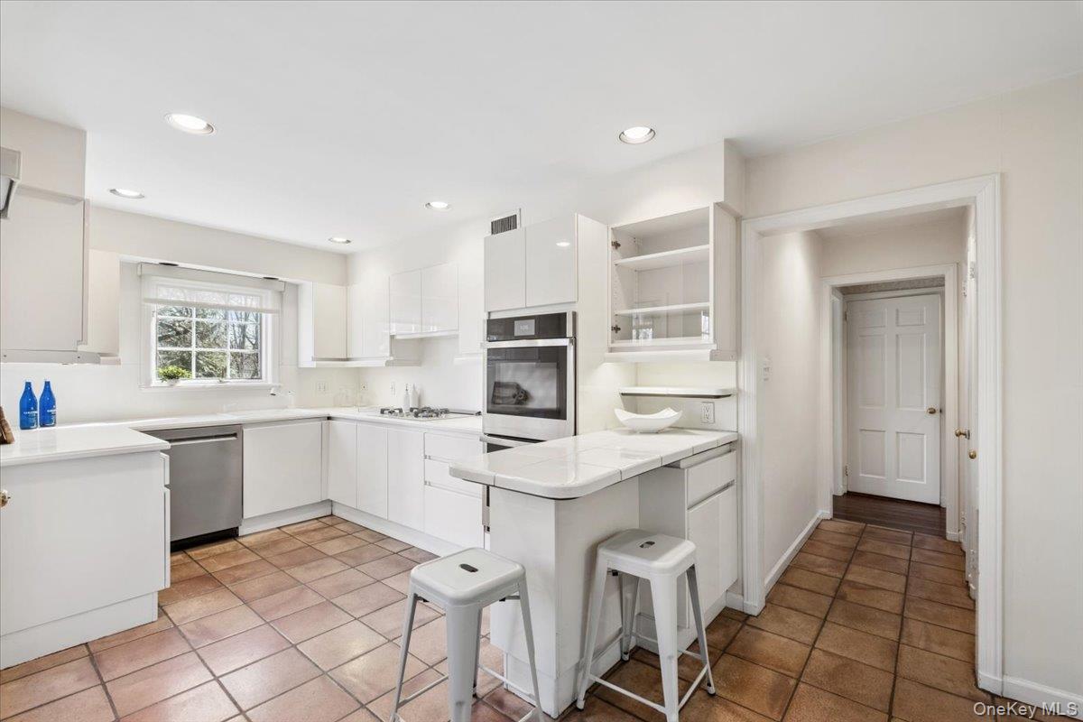 1 Normandy Lane Property Photo 14
