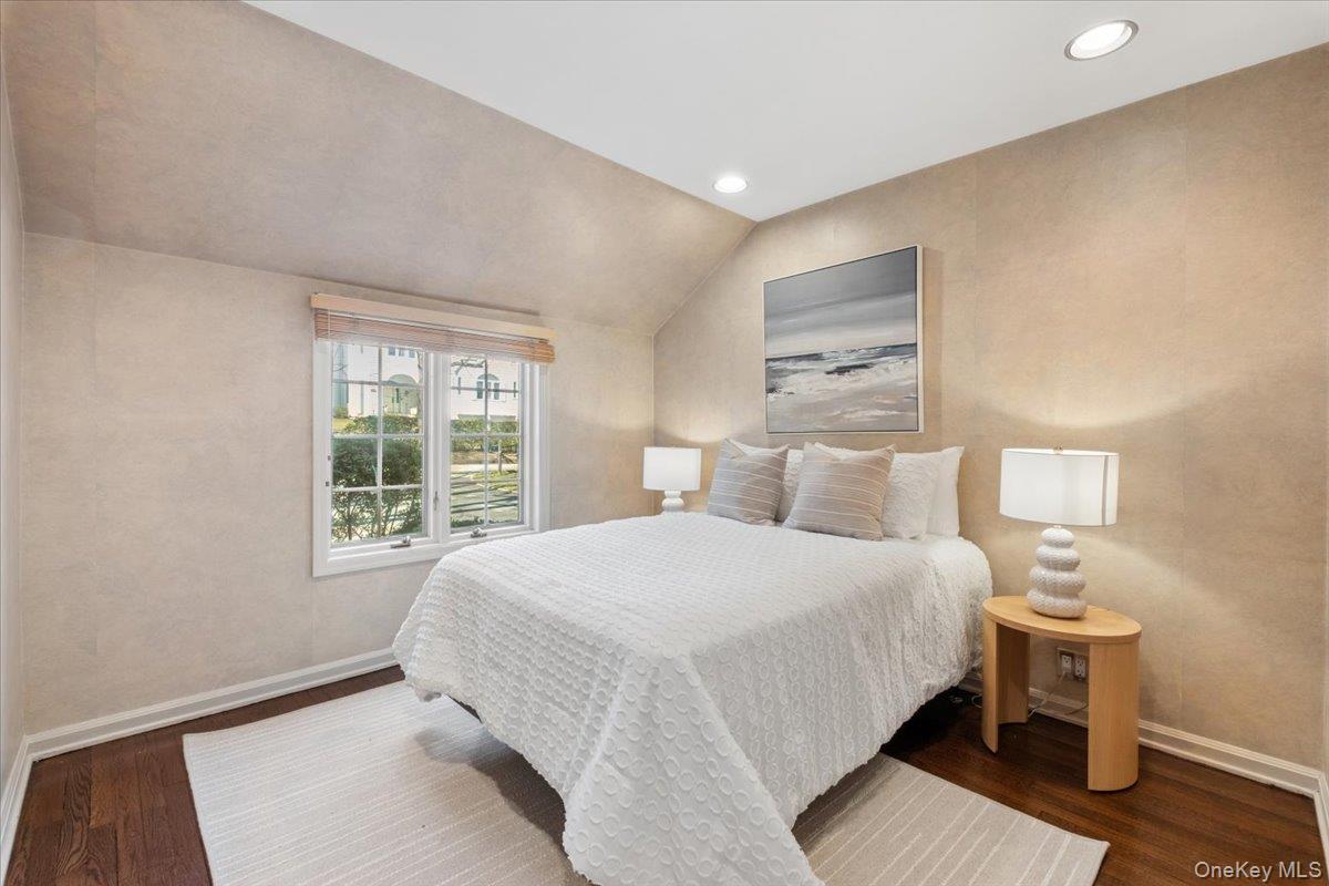 1 Normandy Lane Property Photo 18