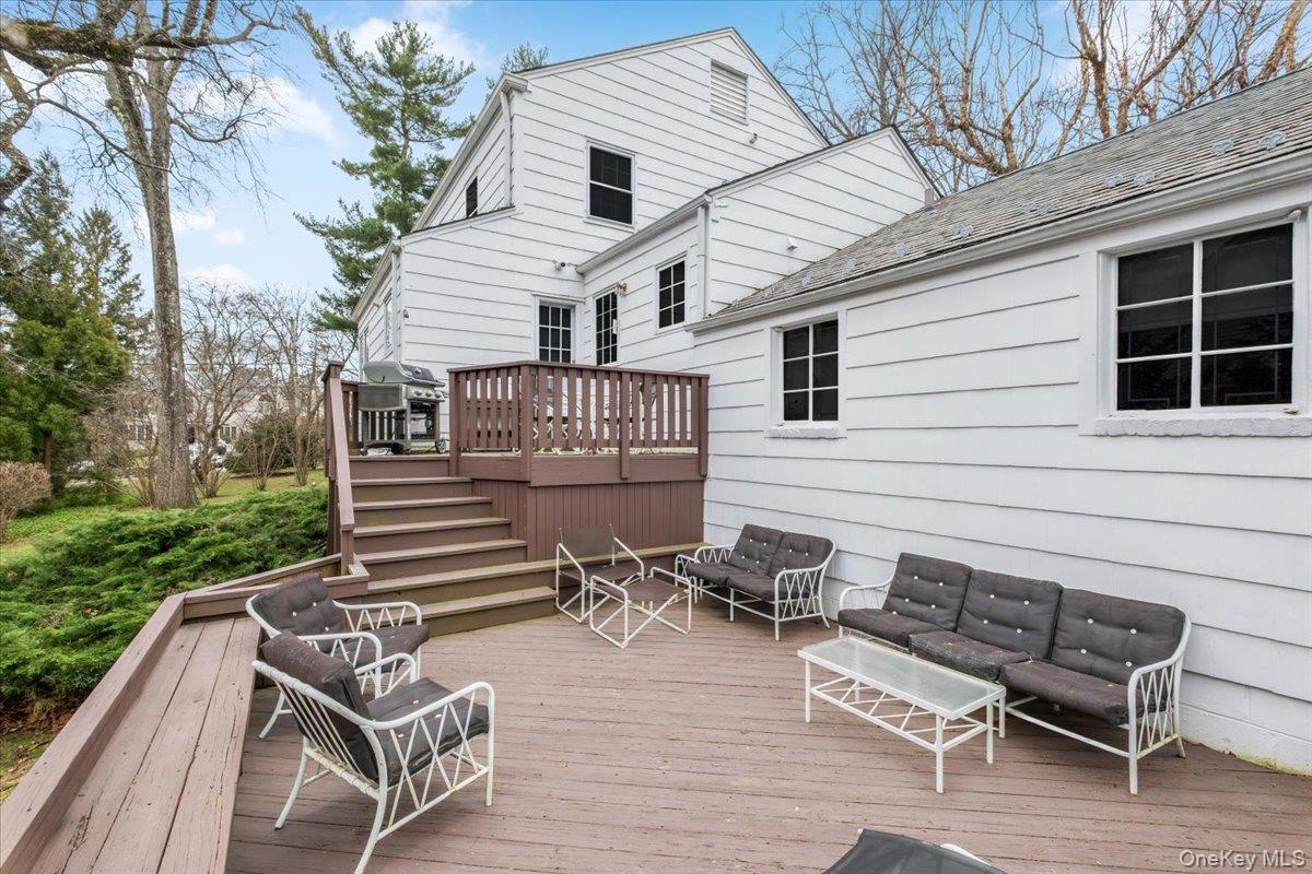 1 Normandy Lane Property Photo 31