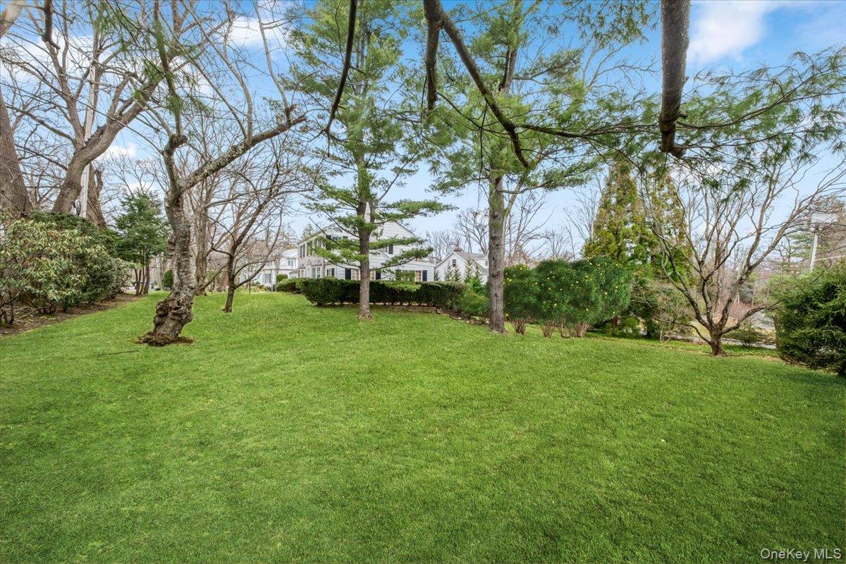 1 Normandy Lane Property Photo 34