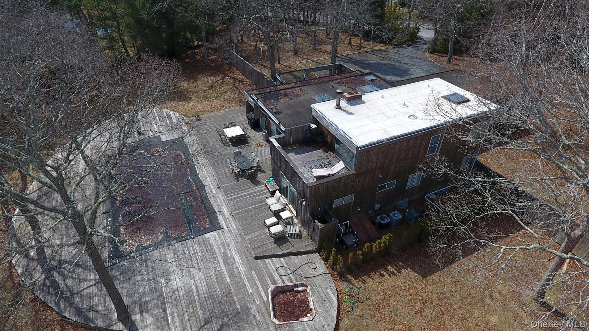 19 Fox Hollow Drive Property Photo 2