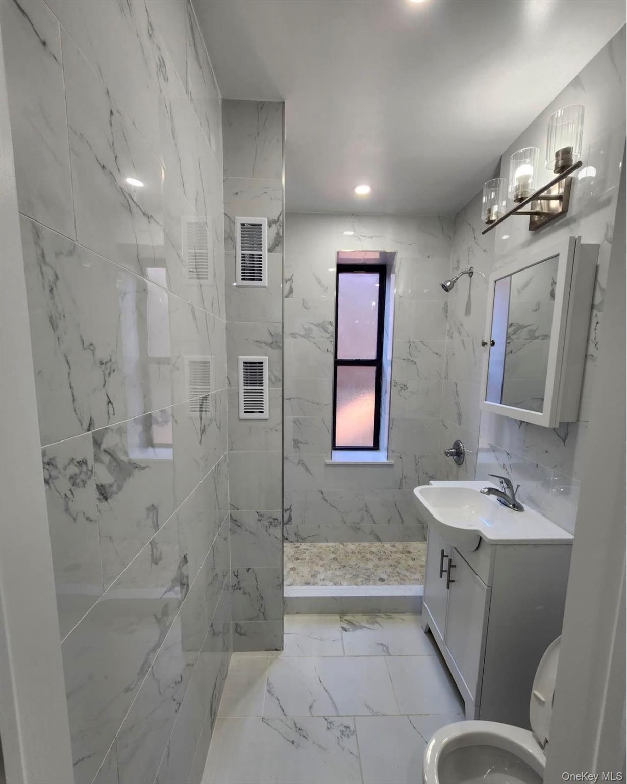 37-21 80th Street 2a Property Photo 9