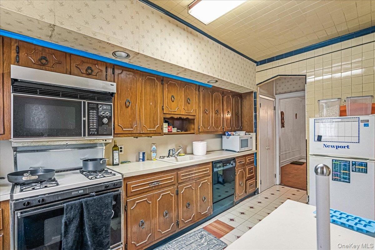 1404 E 49th Street Property Photo 9