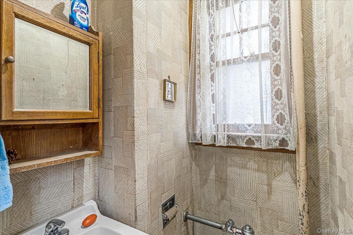 1404 E 49th Street Property Photo 13