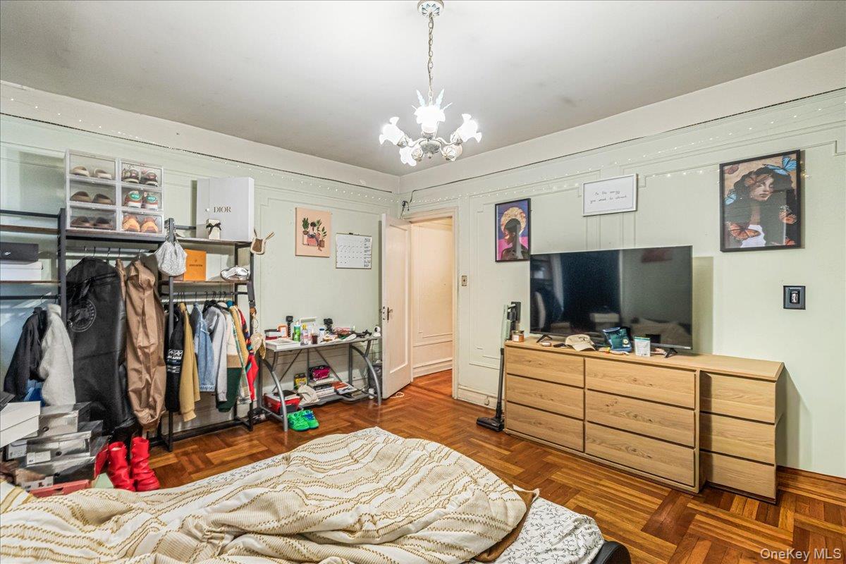 1404 E 49th Street Property Photo 15