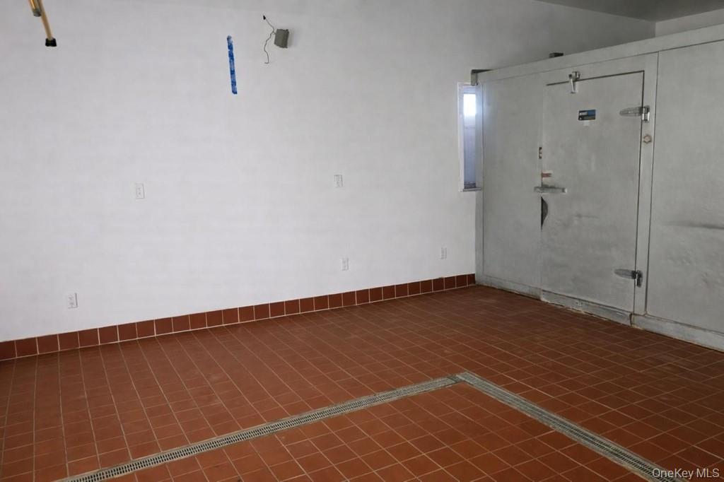 140 Cedarhurst Avenue Property Photo 2
