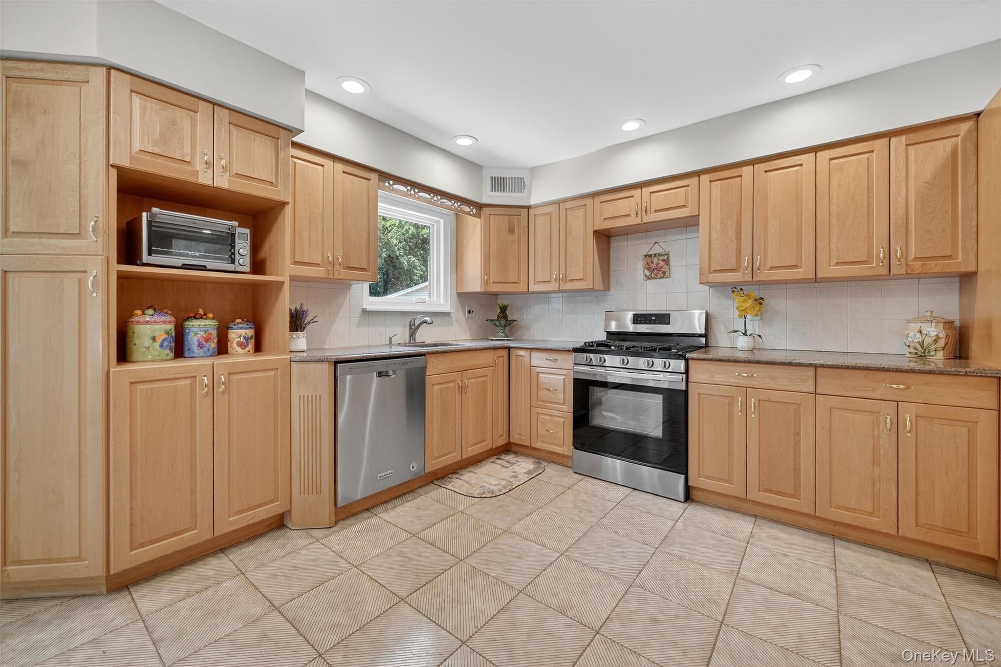 10 Wesley Court Property Photo 17