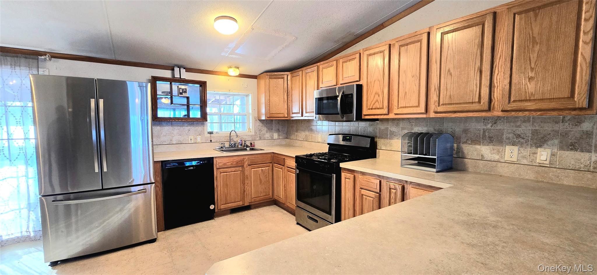 325 Mueller Road Property Photo 6