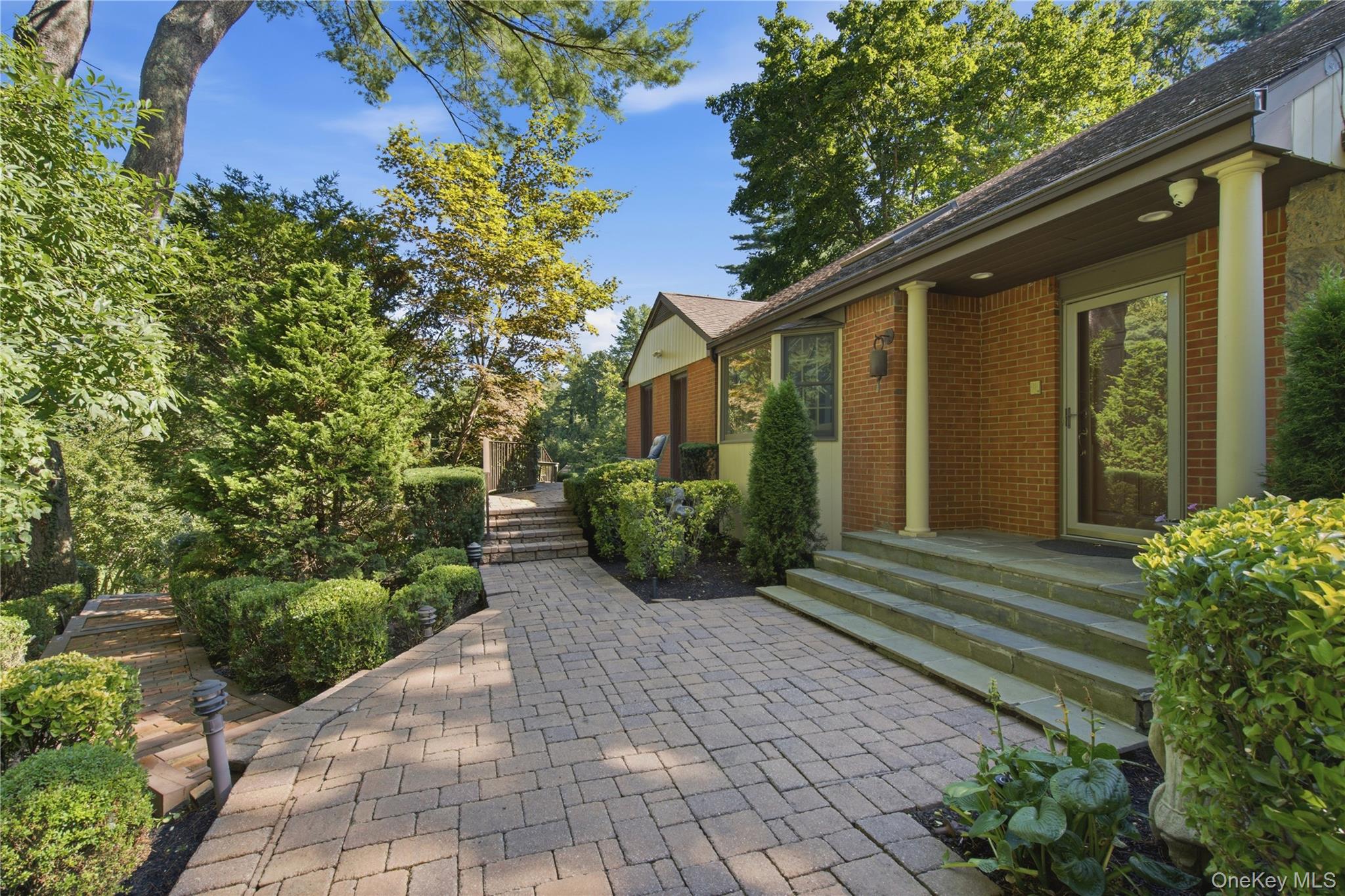1017 Friendly Road Property Photo 5
