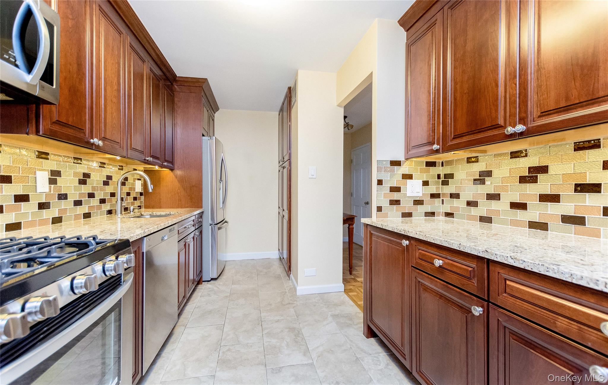 2500 Johnson Avenue 9p Property Photo 4