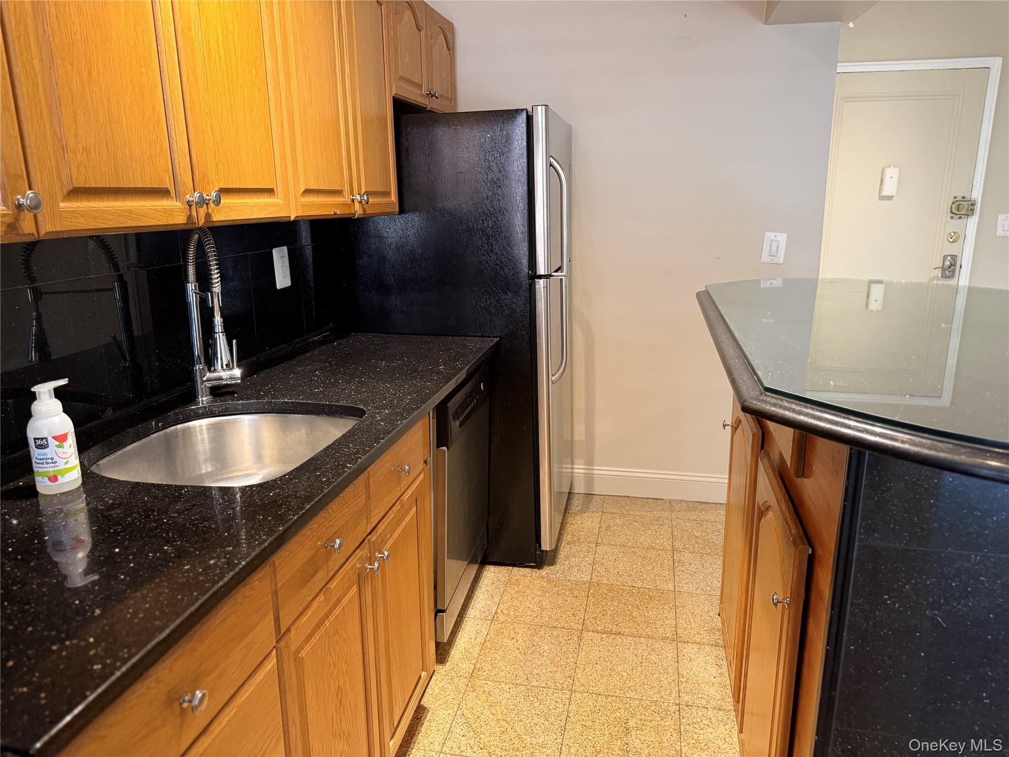 796 Bronx River Road B38 Property Photo 6