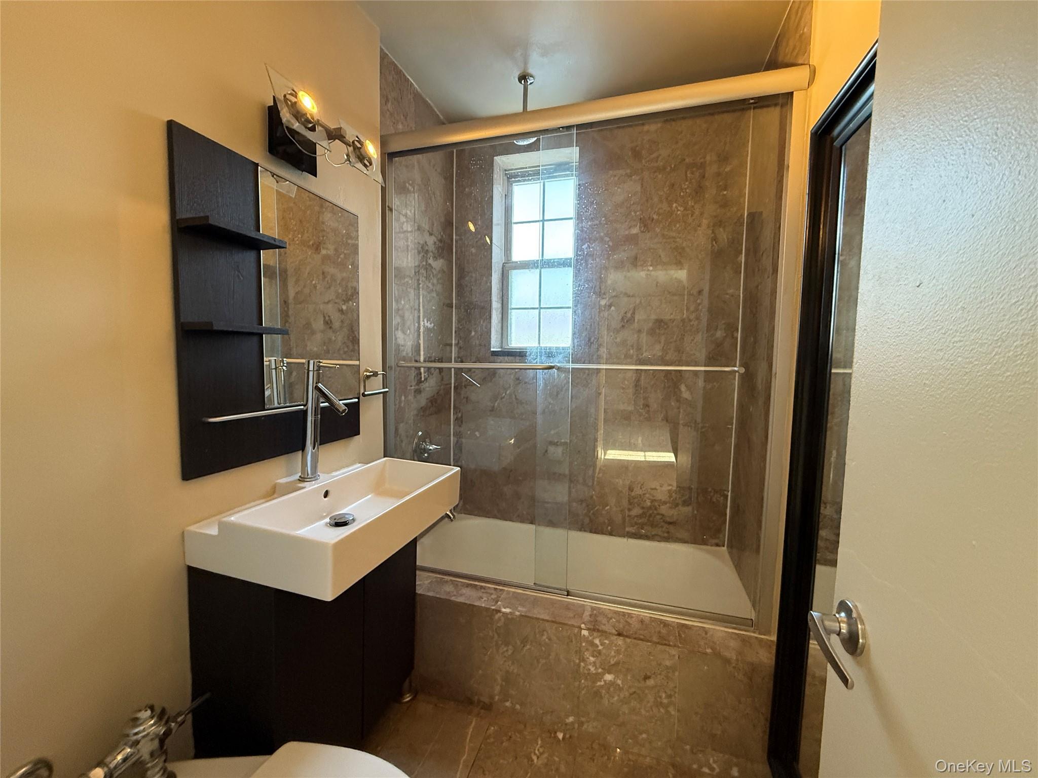 796 Bronx River Road B38 Property Photo 11