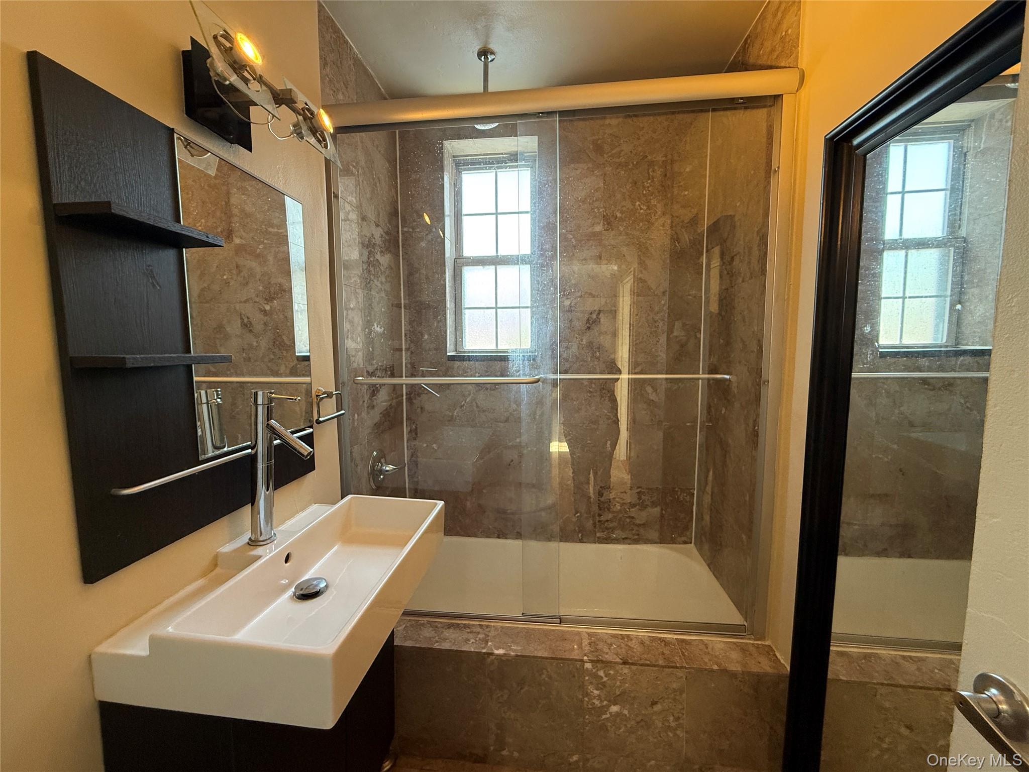 796 Bronx River Road B38 Property Photo 12