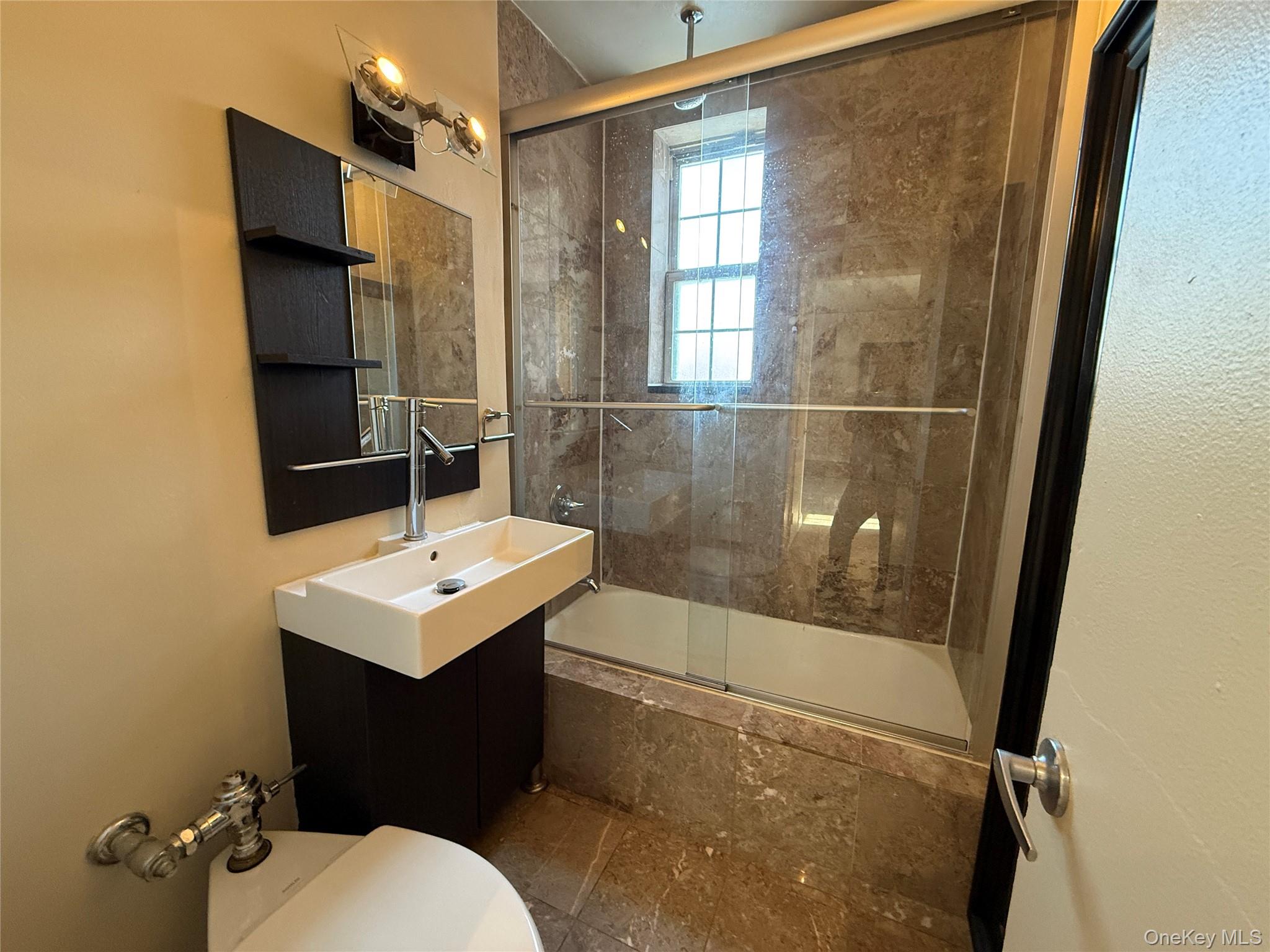 796 Bronx River Road B38 Property Photo 13