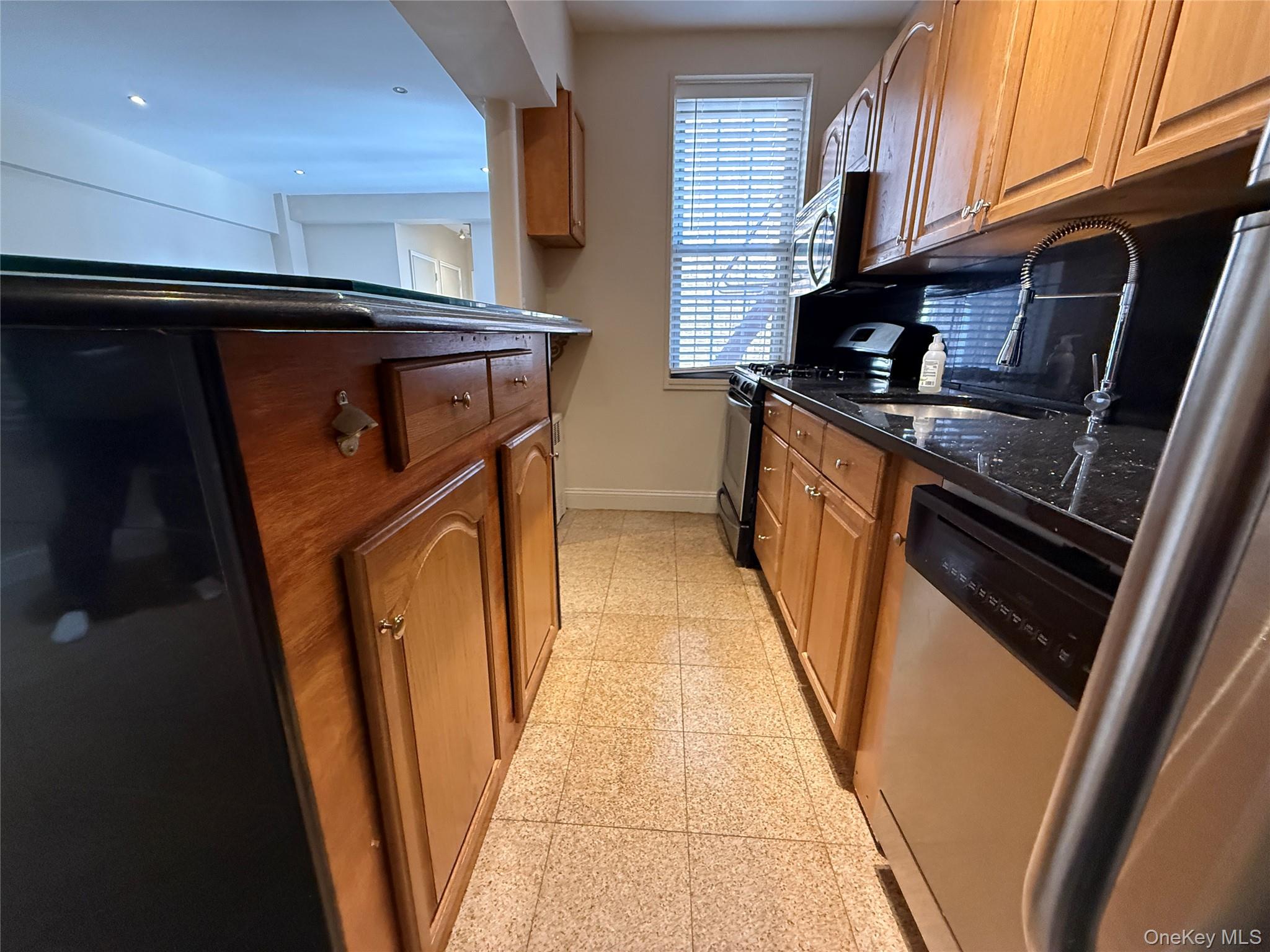 796 Bronx River Road B38 Property Photo 25
