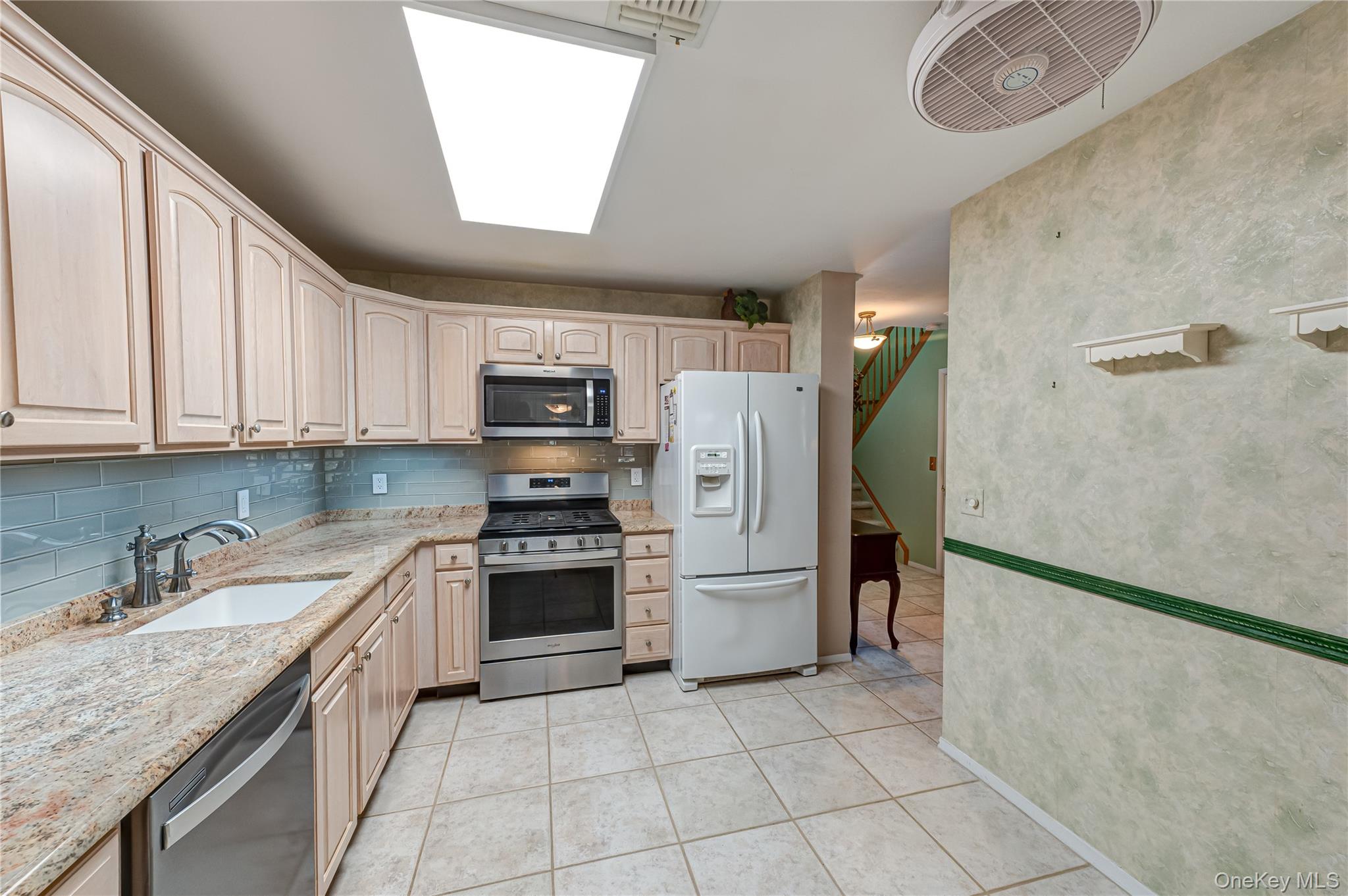 210 Erik Drive Property Photo 9