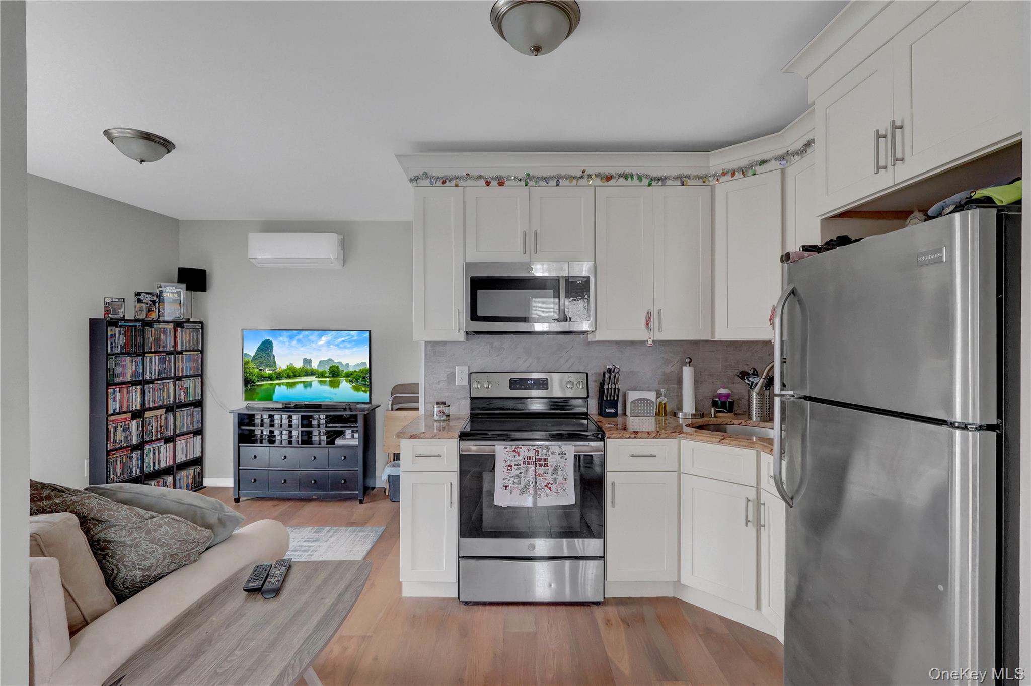 882 Hempstead Turnpike Property Photo 15