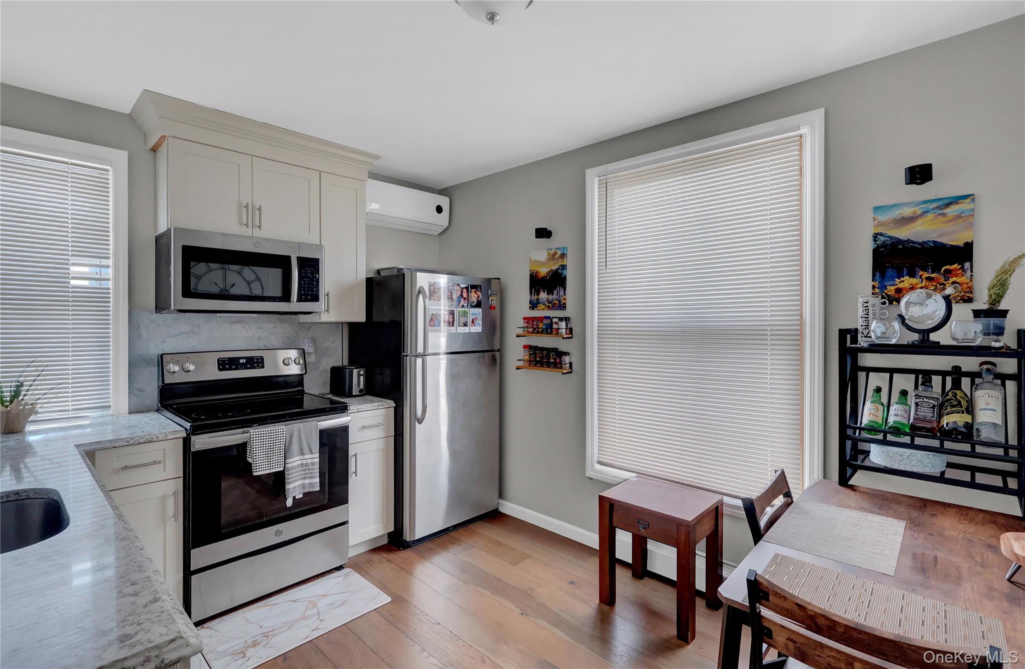 882 Hempstead Turnpike Property Photo 17