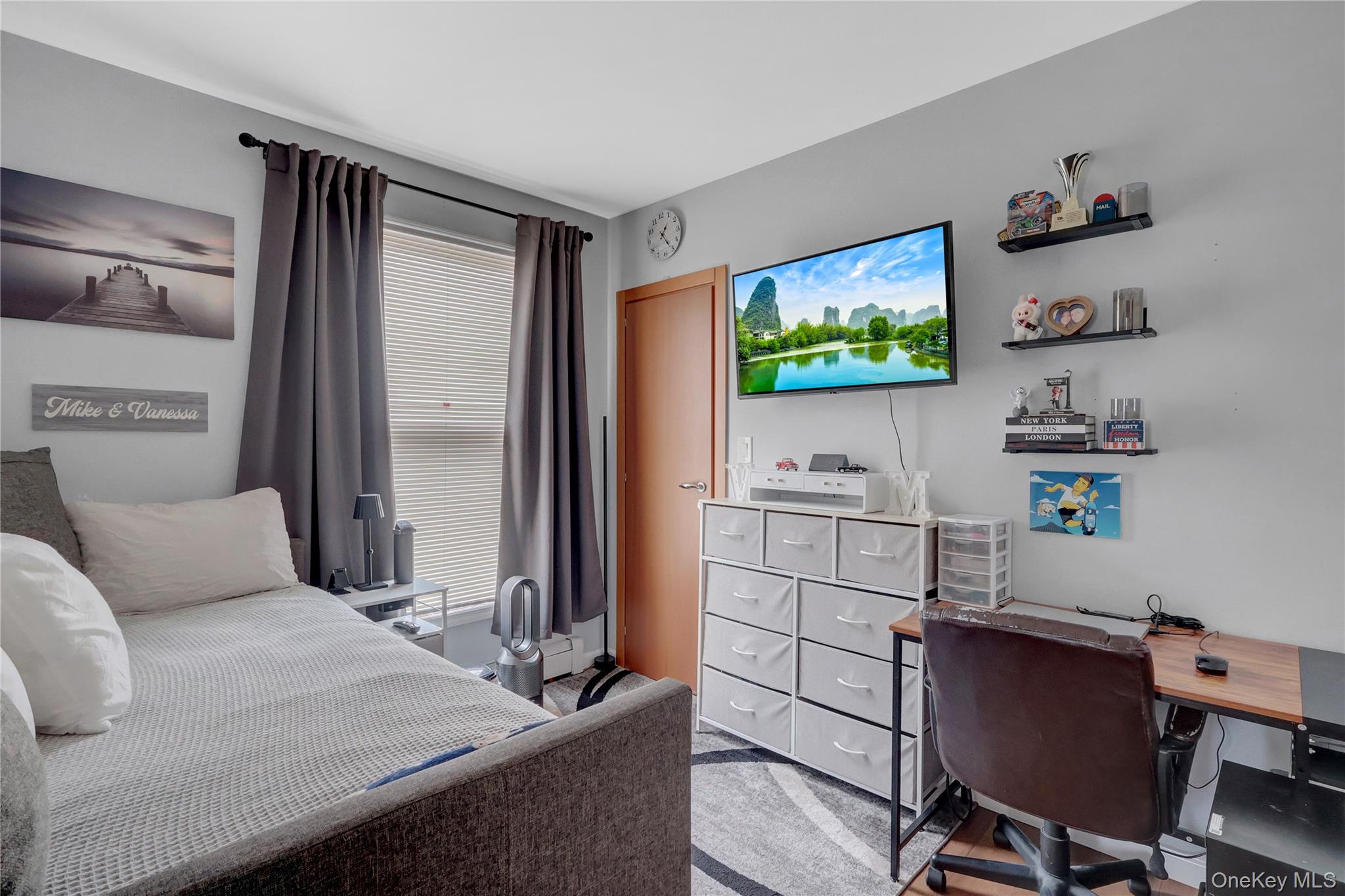 882 Hempstead Turnpike Property Photo 20