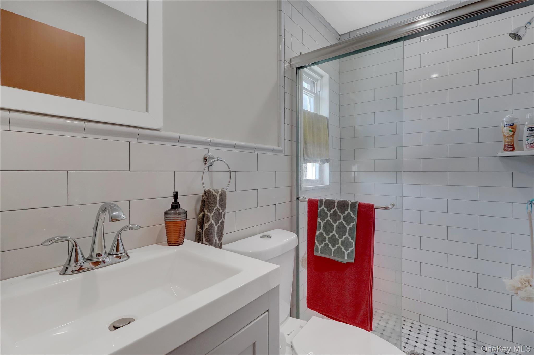 882 Hempstead Turnpike Property Photo 22