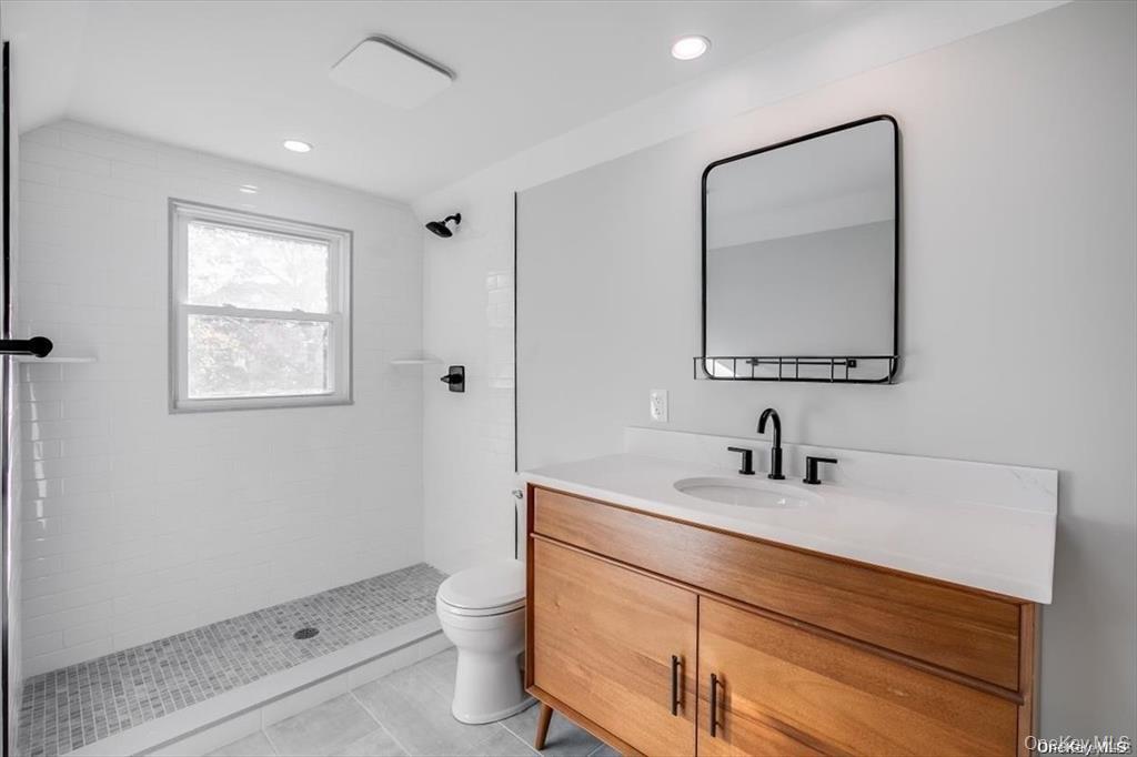 4 Riverside Avenue Property Photo 8