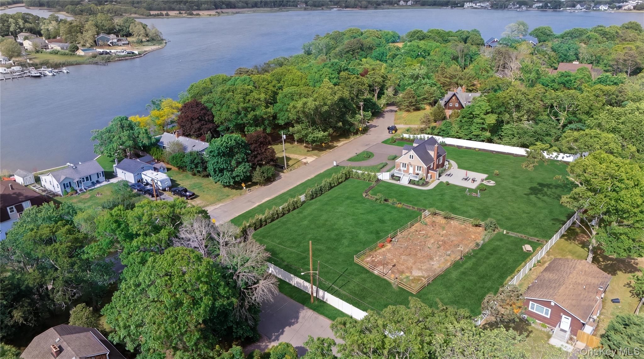 4 Riverside Avenue Property Photo 14