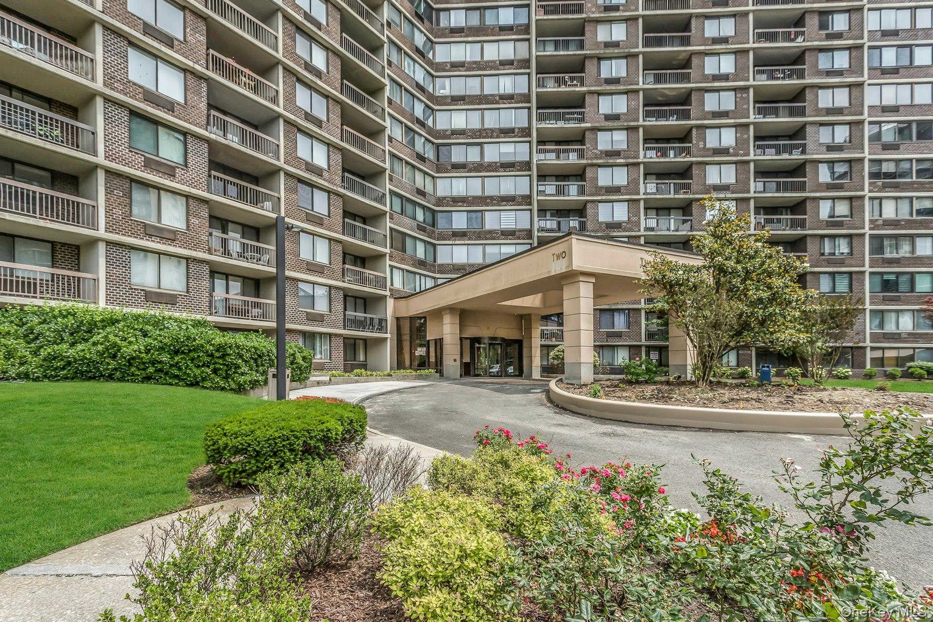 2 Bay Club 11f Property Photo 4