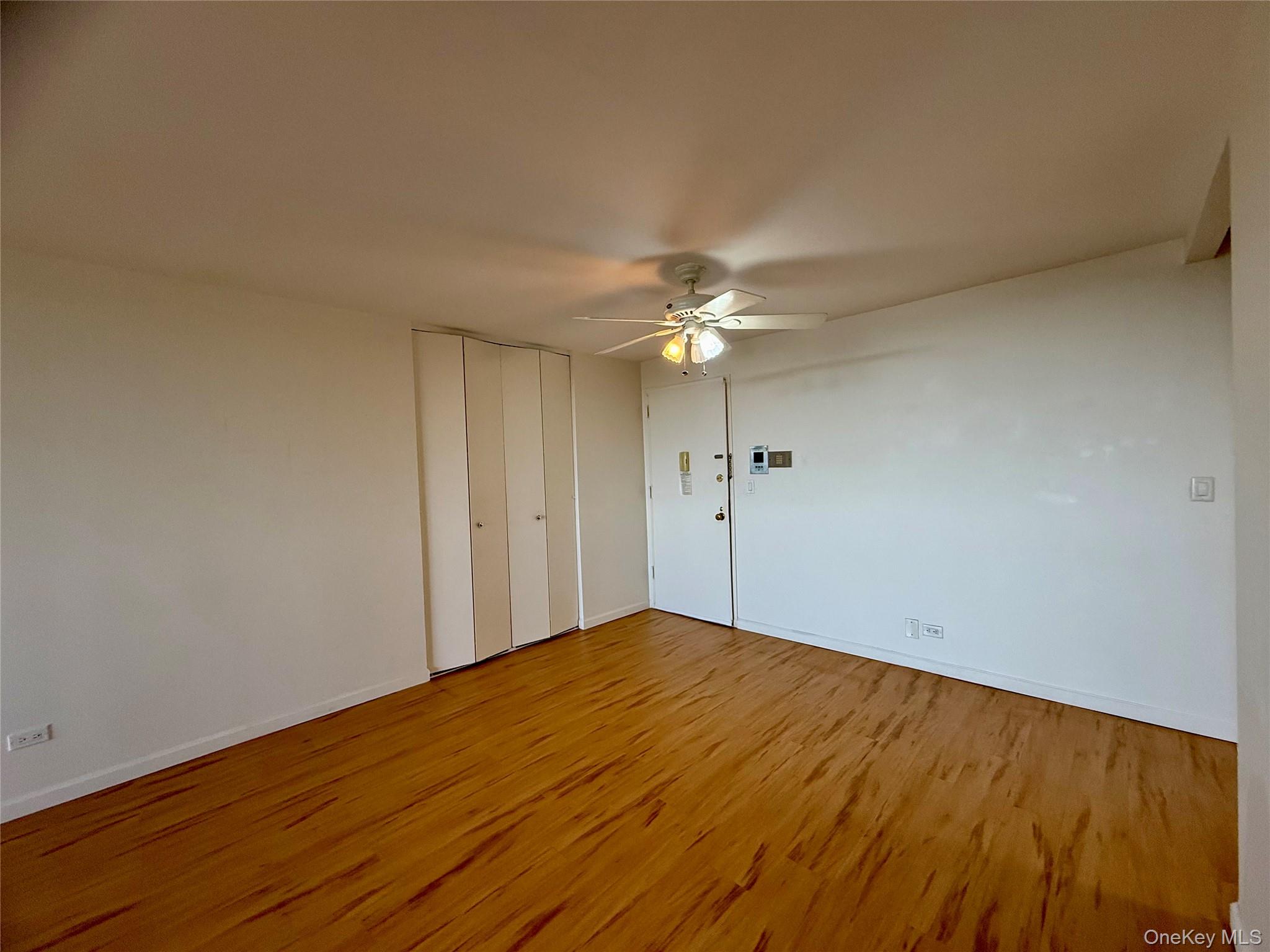 2 Bay Club 11f Property Photo 7